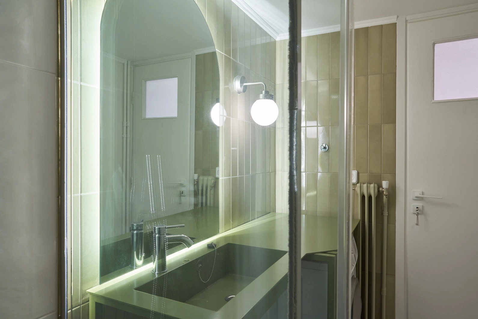 Axonometric view of the bathroom's sink furniture